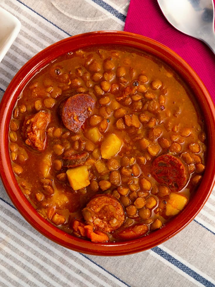 VEGETABLE STEW WITH HAM AND CHORIZO SAUSAGE