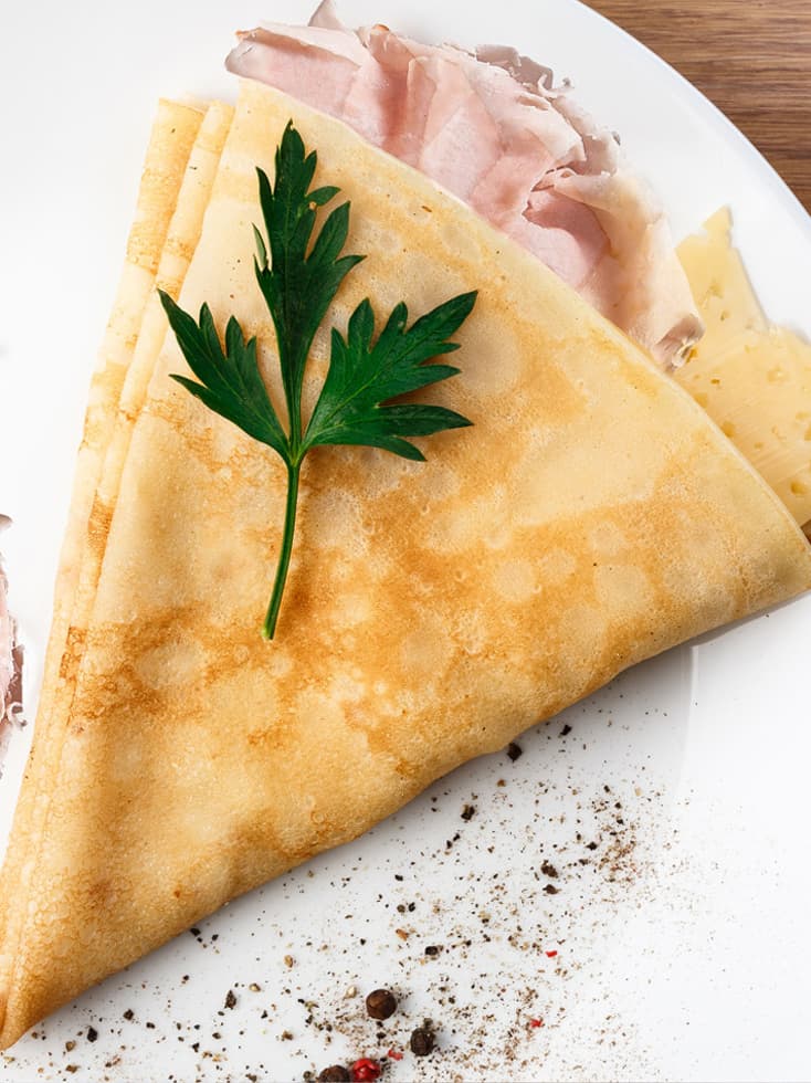 PANCAKES WITH COOKED HAM AND CHEESE